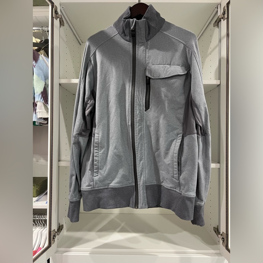 Mens Lululemon coat jacket XL, free shipping!!! Smoke free, pet free home